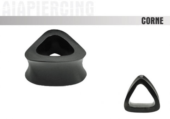 Piercing plug corne triangle