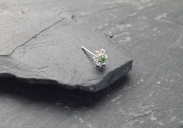 Piercing nez argent 925 fleur verte