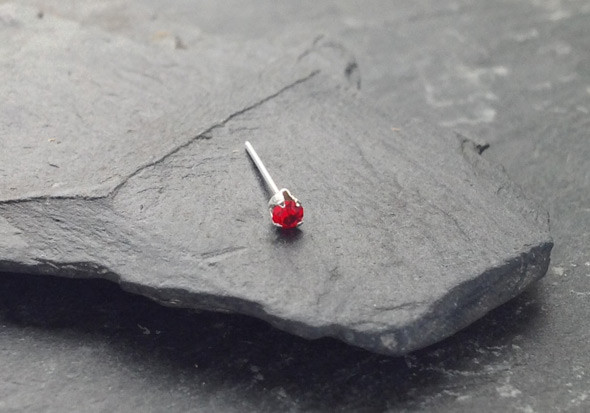 Piercing nez argent massif strass rouge