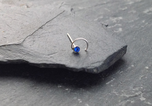 Piercing nez spirale et pierre - bleu foncé