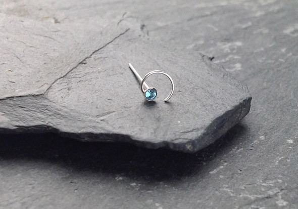 Piercing nez spirale et pierre - bleu turquoise