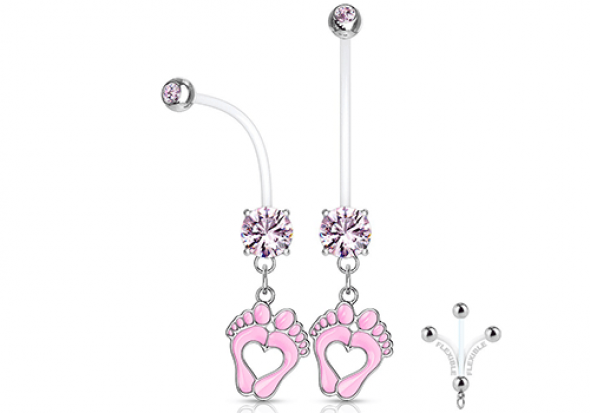 Piercing nombril femme enceinte pied rose