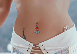 Piercing nombril fleur filigrane et turquoise