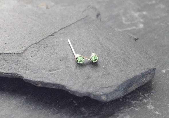 Piercing nez S deux pierres - vert clair